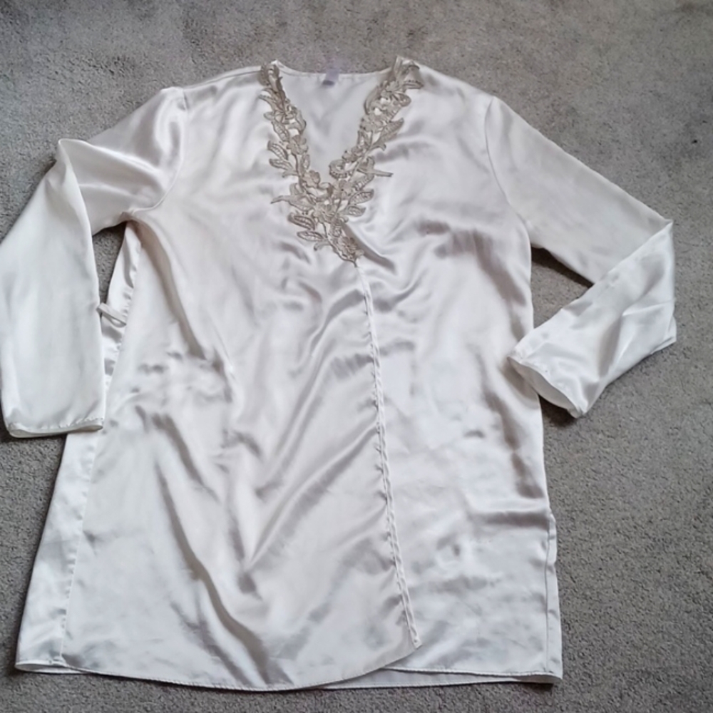 Flora by Flora Nikroo Satin and Lace Robe